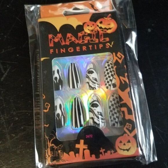 Halloween Press-On Nails 24 Pc Set Magic Fingertips Black & White - Picture 2 of 8